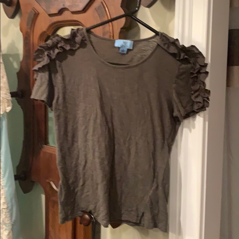 CeCe ruffled sleeve T-shirt.